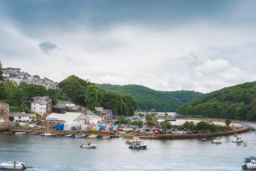 Holiday home House: Coastal Views, Parking & Pool Access Looe