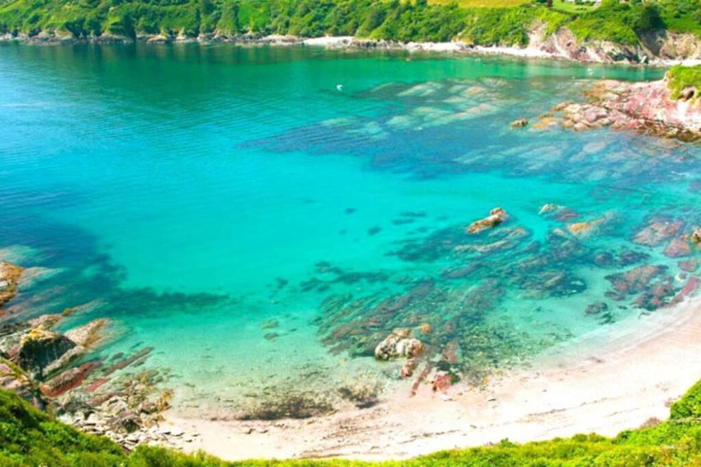 House: Coastal Views, Parking & Pool Access * Looe