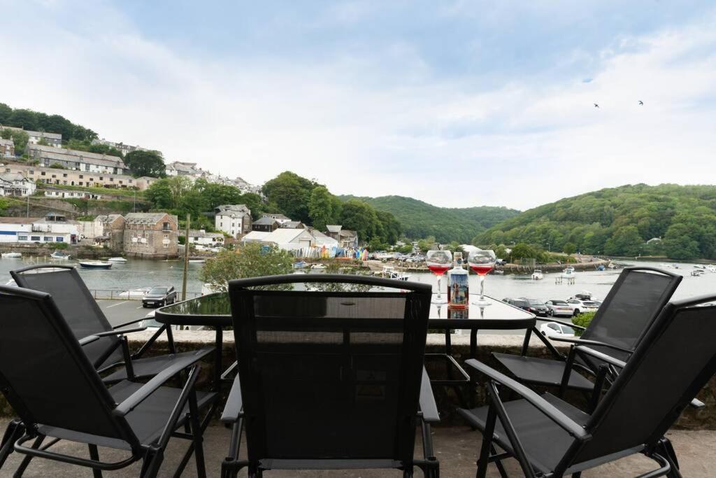 Large House In Looe, Near And Bars With Great Views, Free Parking And Free Access To A Nearby Indoor Swimming Pool Дом отдыха *