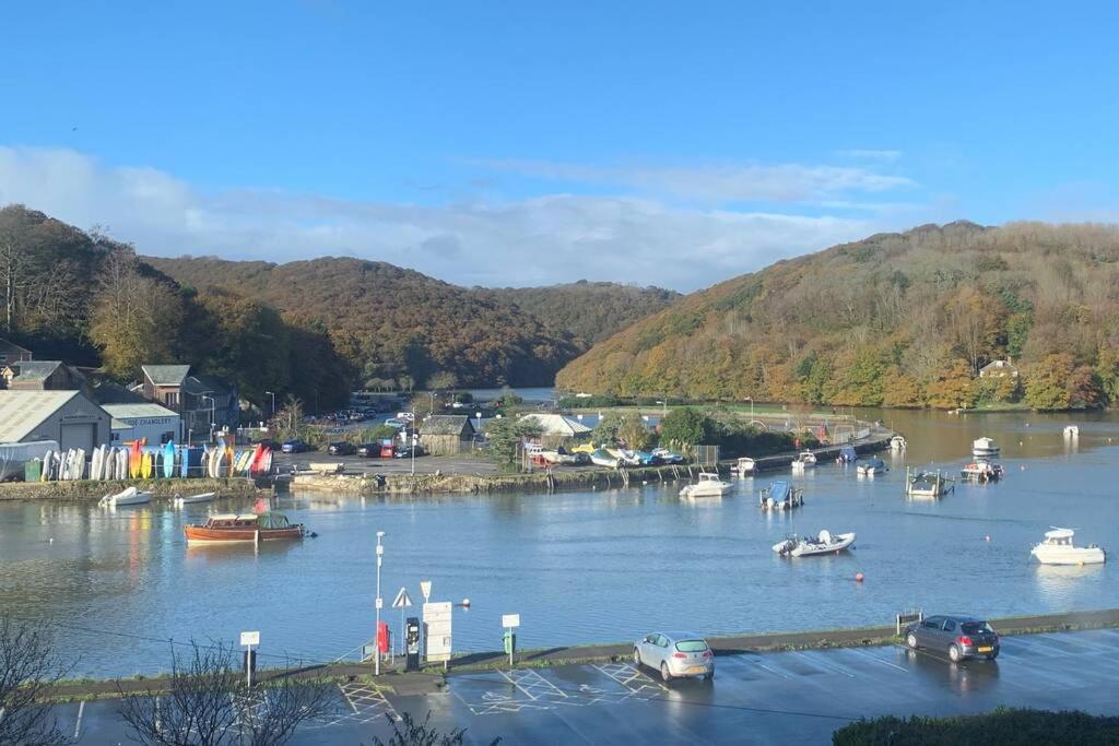 Дом отдыха Large House In Looe, Near And Bars With Great Views, Free Parking And Free Access To A Nearby Indoor Swimming Pool