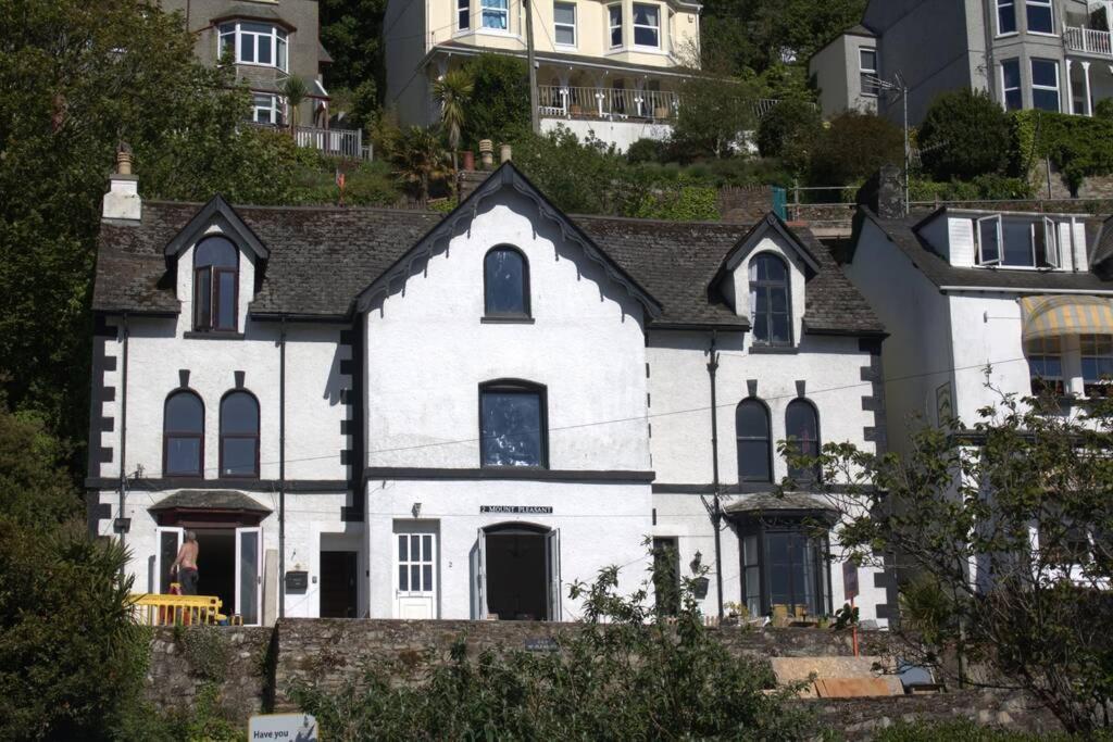 Holiday home House: Coastal Views, Parking & Pool Access Looe