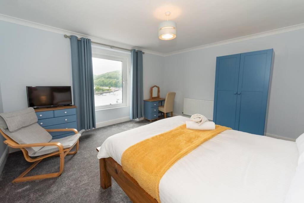 House: Coastal Views, Parking & Pool Access *