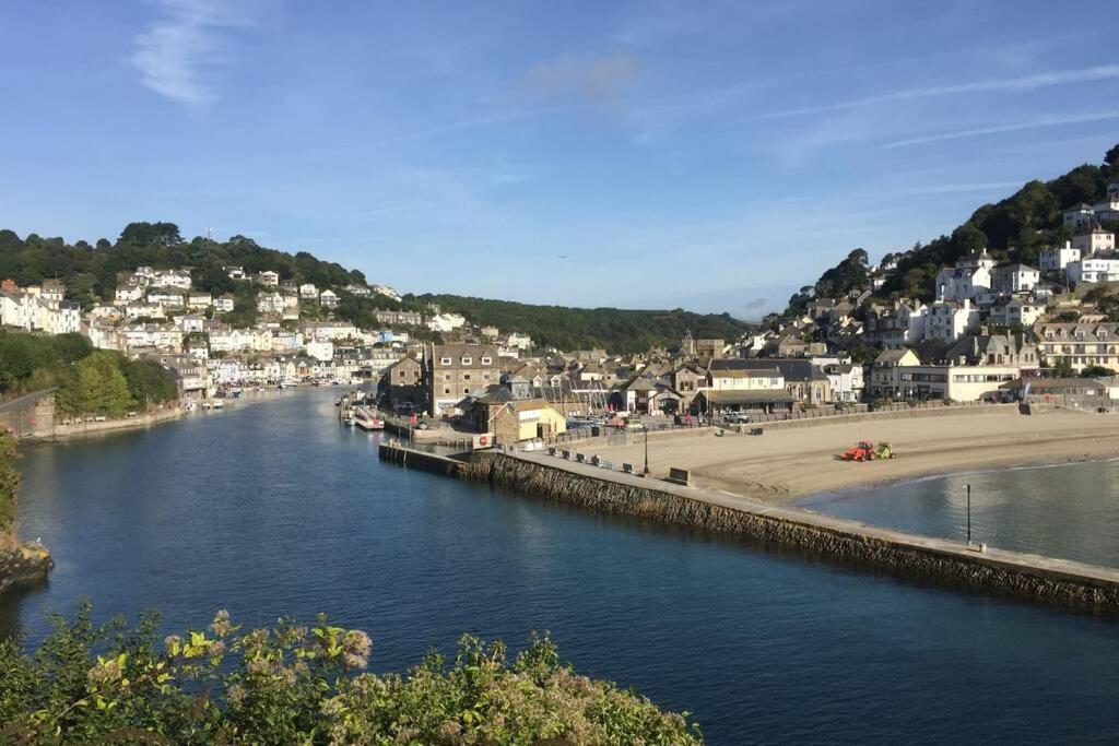 House: Coastal Views, Parking & Pool Access Holiday home