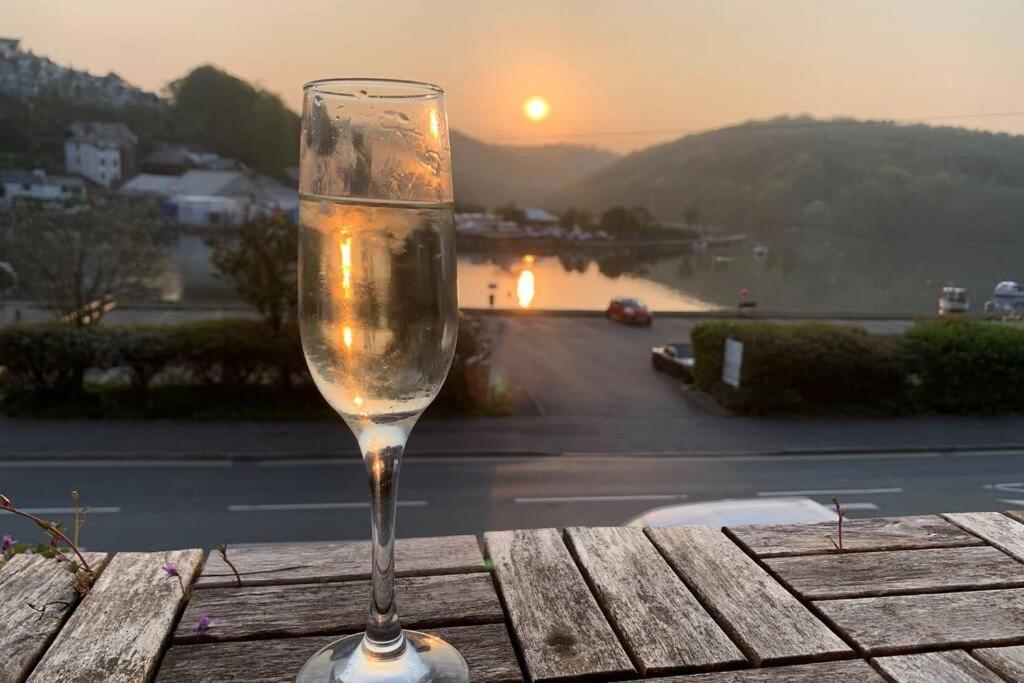 House: Coastal Views, Parking & Pool Access Holiday home Looe