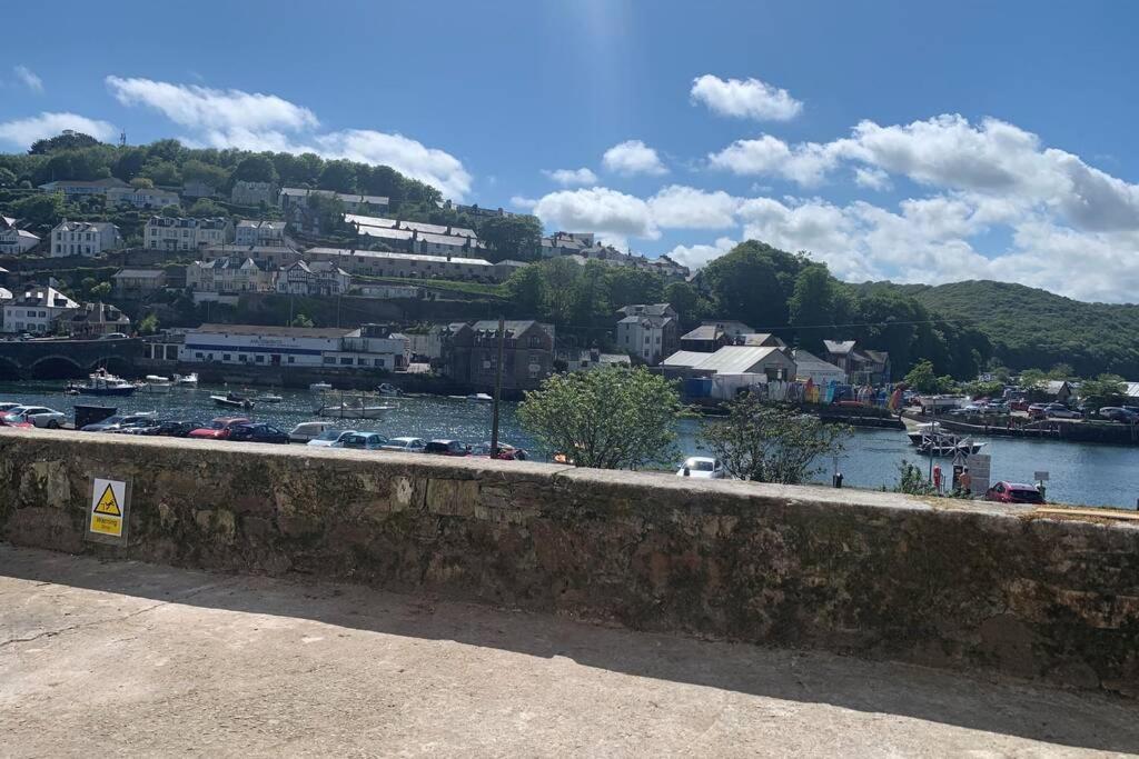 House: Coastal Views, Parking & Pool Access Holiday home