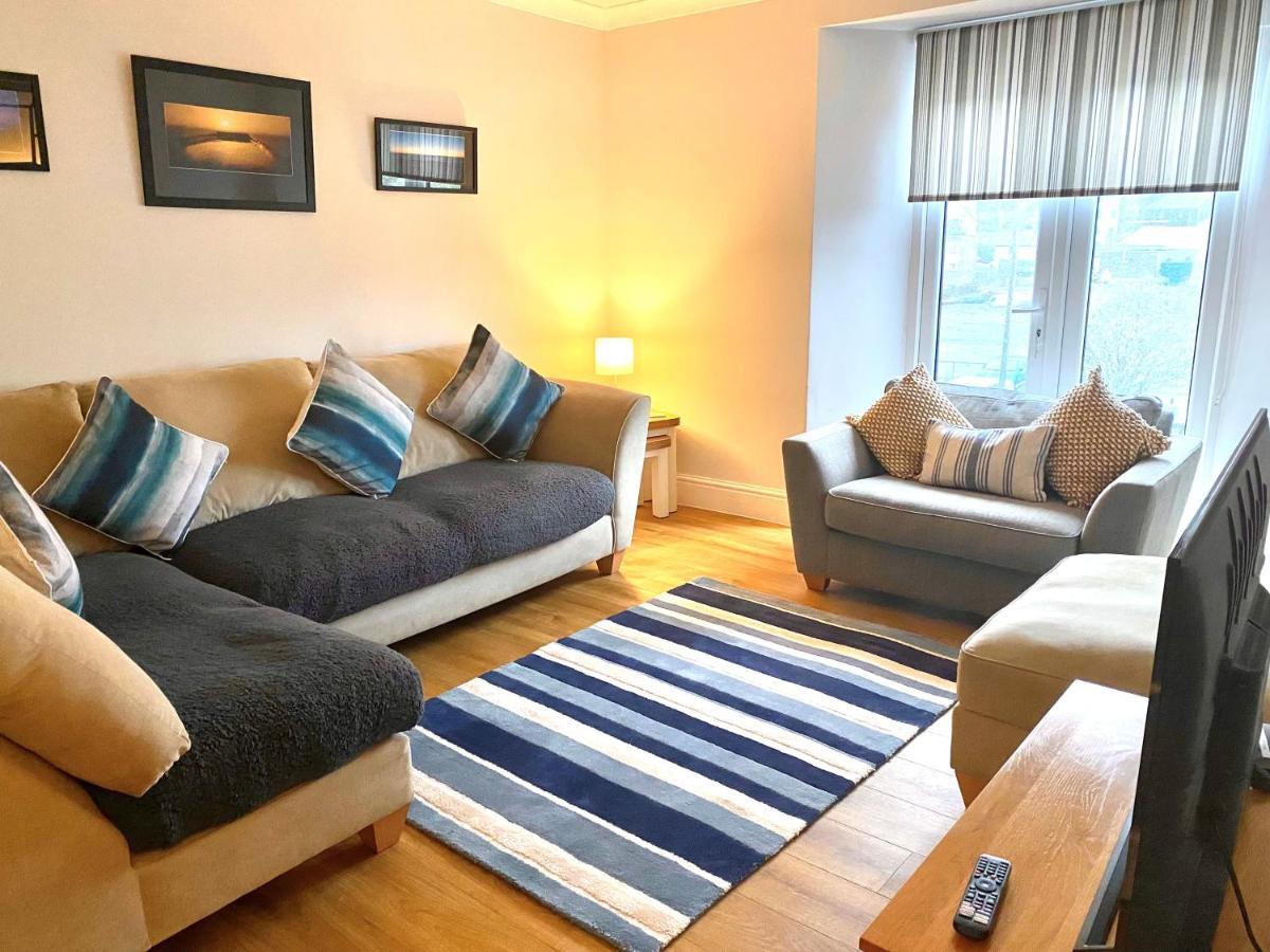 Holiday home House: Coastal Views, Parking & Pool Access *